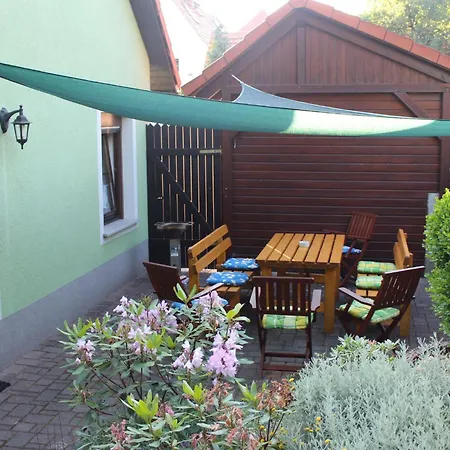 Geraeumige Mit Terrasse- In Guenstiger Zentraler Lage In Der Oberla By Interhome *