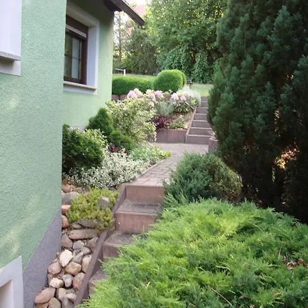 Geraeumige Mit Terrasse- In Guenstiger Zentraler Lage In Der Oberla By Interhome *