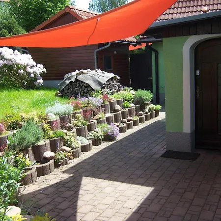 Апартаменты Geraeumige Mit Terrasse- In Guenstiger Zentraler Lage In Der Oberla By Interhome