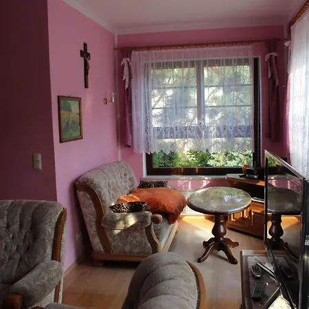 Апартаменты Geraeumige Mit Terrasse- In Guenstiger Zentraler Lage In Der Oberla By Interhome *