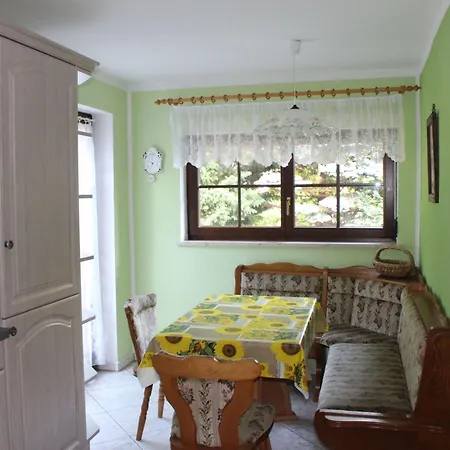 Geraeumige Mit Terrasse- In Guenstiger Zentraler Lage In Der Oberla By Interhome *