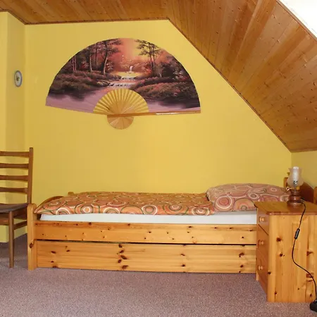 Апартаменты Geraeumige Mit Terrasse- In Guenstiger Zentraler Lage In Der Oberla By Interhome