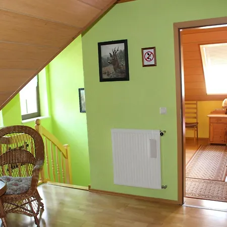 Geraeumige Mit Terrasse- In Guenstiger Zentraler Lage In Der Oberla By Interhome דירה *