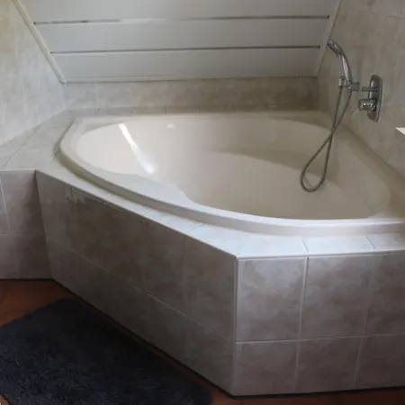 Geraeumige Mit Terrasse- In Guenstiger Zentraler Lage In Der Oberla By Interhome Апартаменты