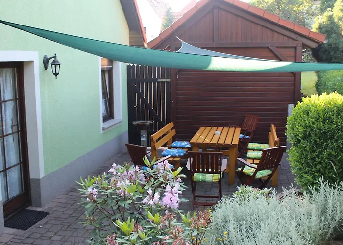 Geraeumige Mit Terrasse- In Guenstiger Zentraler Lage In Der Oberla By Interhome *