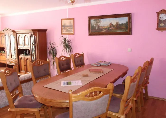 Geraeumige Mit Terrasse- In Guenstiger Zentraler Lage In Der Oberla By Interhome Apartment *