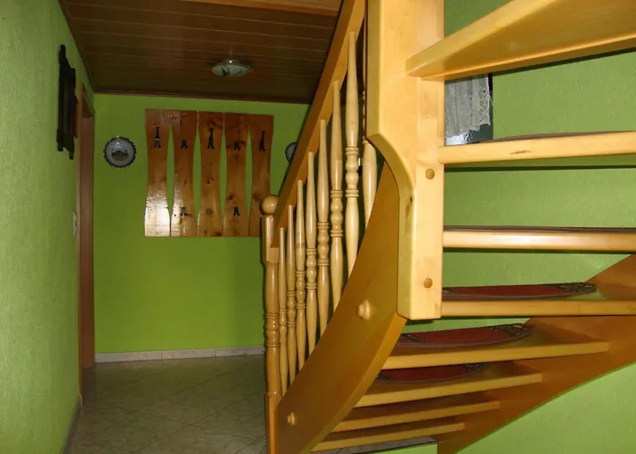Apartment Geraeumige Mit Terrasse- In Guenstiger Zentraler Lage In Der Oberla By Interhome Bautzen